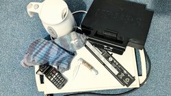 Gegenstände, die man reparieren kann: Socken, Messer, Handy, Laptop, Sandwichtoaster etc.
